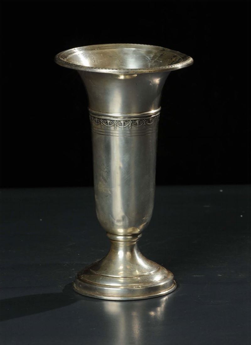 Vasetto in sterling, XX secolo  - Asta Antiquariato e Dipinti Antichi - Cambi Casa d'Aste