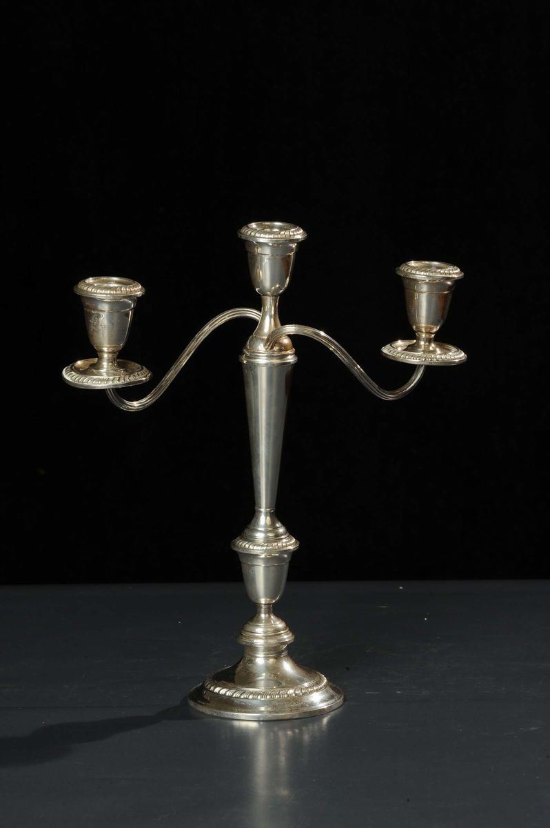 Candelabro in sterling a tre luci  - Asta Antiquariato e Dipinti Antichi - Cambi Casa d'Aste