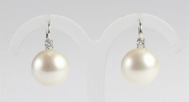 Orecchini con perle australiane e diamanti  - Asta Gioielli, Argenti ed Orologi Antichi e Contemporanei - Cambi Casa d'Aste
