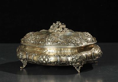 Scatola Sagomata in Argento Sbalzato, Miracoli, Milano, 1920