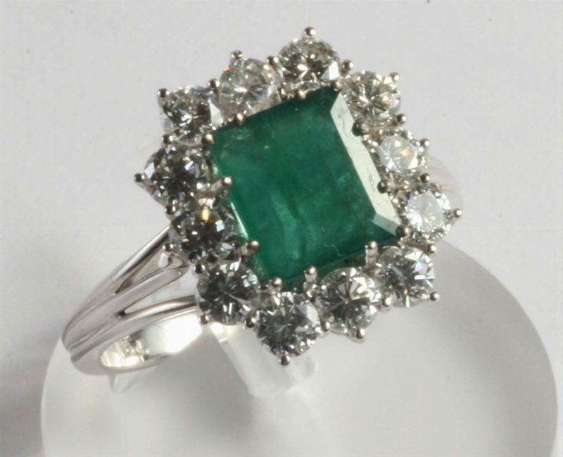 Anello smeraldo e diamanti  - Auction Silver, Clocks and Jewels - Cambi Casa d'Aste