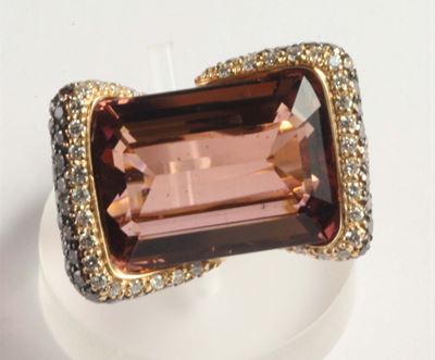 Anello con Tormalina e Diamanti