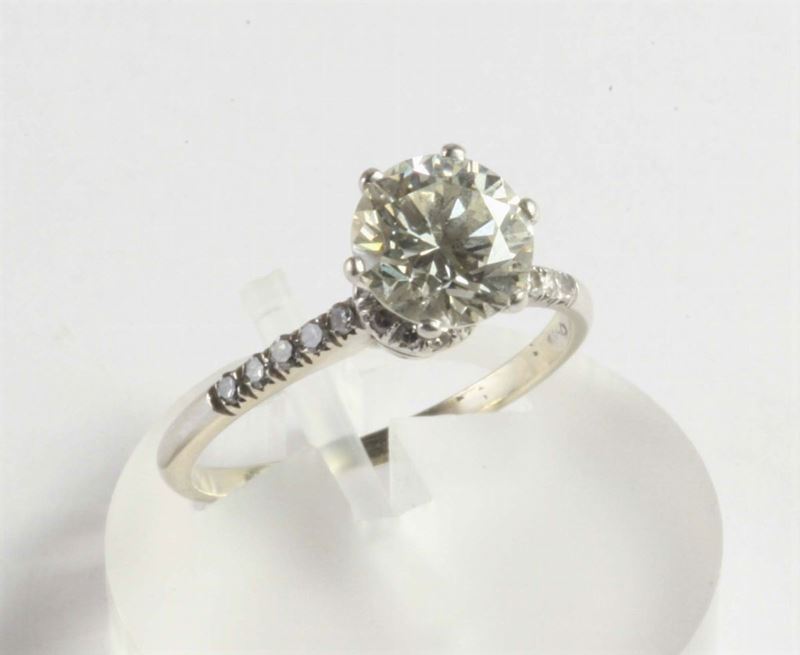 Anello con diamante di ct 1,45ca  - Auction Silver, Clocks and Jewels - Cambi Casa d'Aste