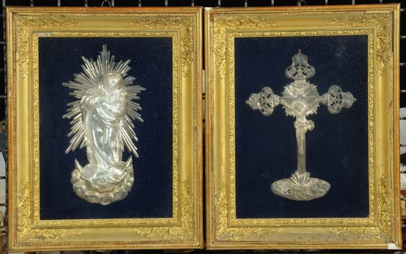 Madonnina e crocifisso in argento sbalzato, XVIII secolo  - Auction Silver, Clocks and Jewels - Cambi Casa d'Aste