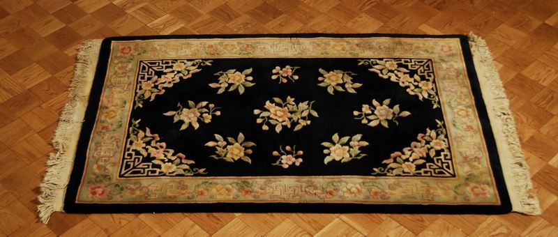 Tappeto cinese, XX secolo  - Asta Antiquariato e Dipinti Antichi - Cambi Casa d'Aste