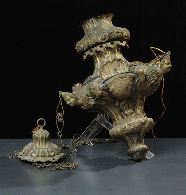 Lampada votiva in metallo sbalzato, XIX secolo
