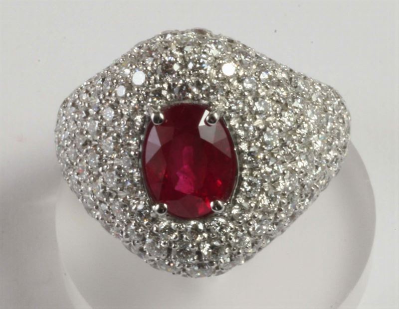 Anello con rubino su pav di diamanti  - Auction Silver, Clocks and Jewels - Cambi Casa d'Aste