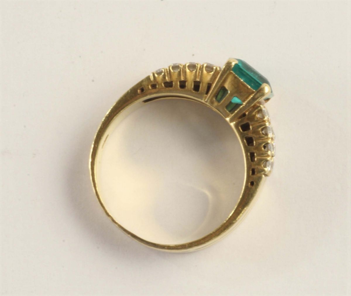 Anello con Semraldo