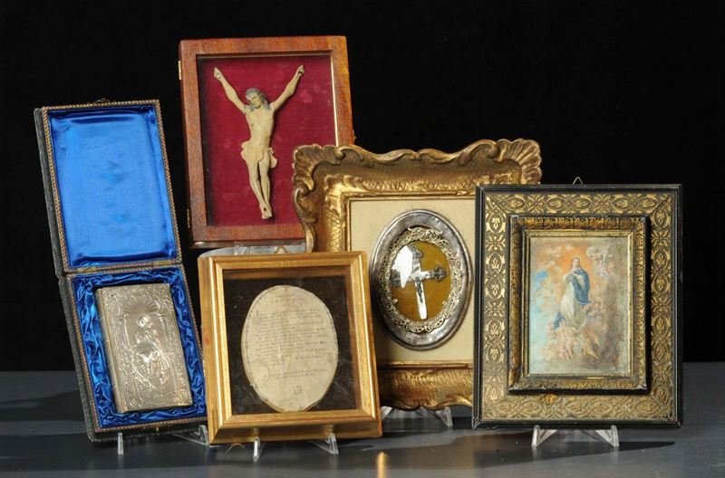 Due crocefissi diversi in legno e metallo, XIX secolo  - Auction Old Paintings and Furnitures - Cambi Casa d'Aste