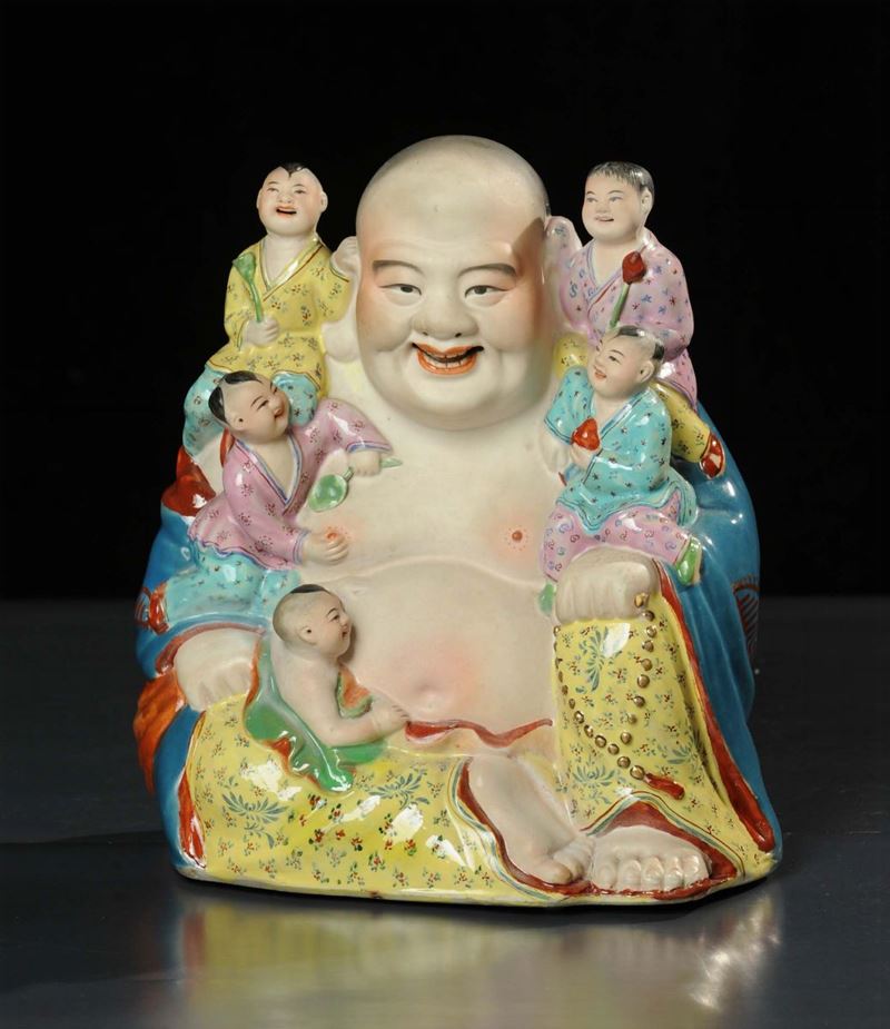 Buddha in porcellana, Cina inizi XX secolo  - Auction Oriental Art - Cambi Casa d'Aste