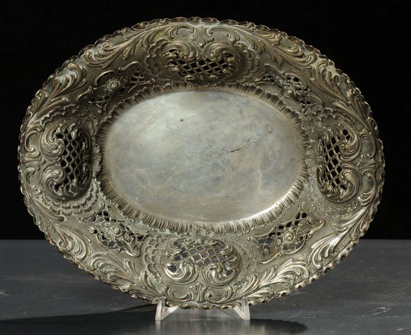 Cestino in argento sbalzatyo e traforato  - Auction Silver, Clocks and Jewels - Cambi Casa d'Aste