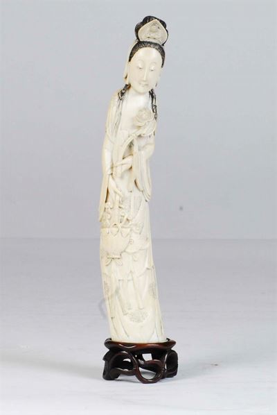 Grande Guan Yin in Avorio, Inizio XX Secolo