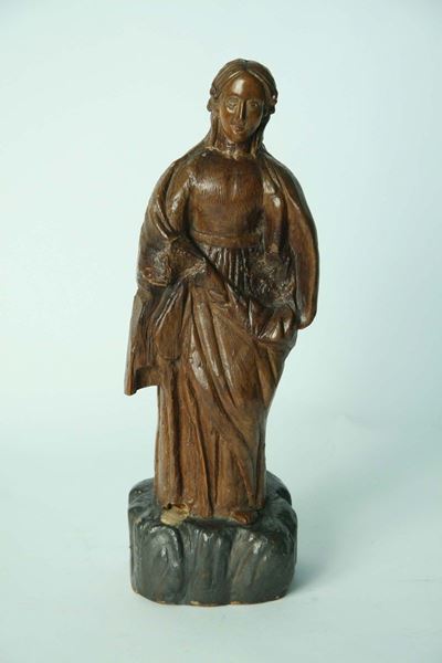 Piccola Statua in Legno di Noce Scolpito Raffigurante Santa, XVIII Secolo