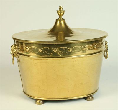 Recipiente Ovale in Ottone con Coperchio, XX Secolo