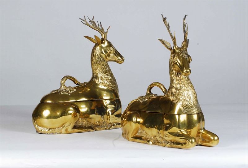 Coppia di scatole a foggia di cervi in metallo dorato, XX secolo  - Asta House Sale villa la Femara - Cambi Casa d'Aste