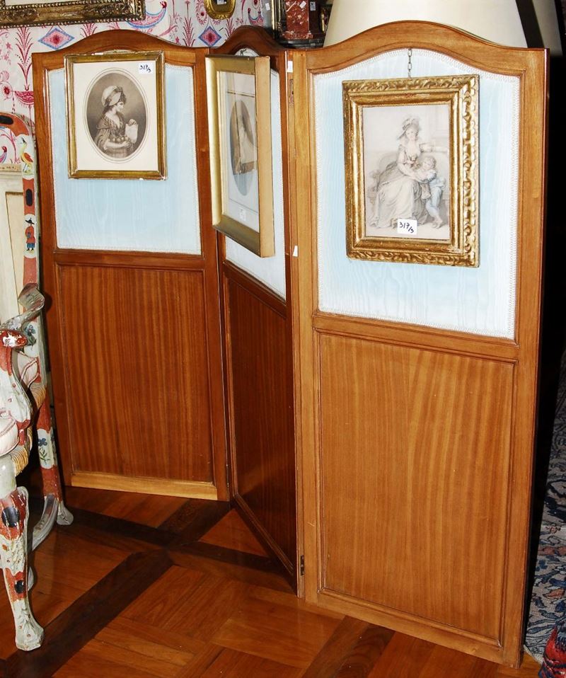 Paravento a tre ante in legno di mogano e seta, XX secolo  - Asta House Sale villa la Femara - Cambi Casa d'Aste