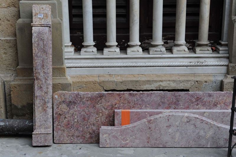 Camino in marmo rosso  - Asta Antiquariato e Dipinti Antichi - Cambi Casa d'Aste