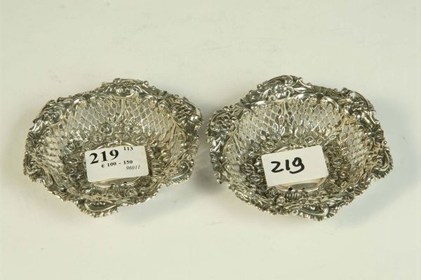 Due piccoli cestini in argento inglese