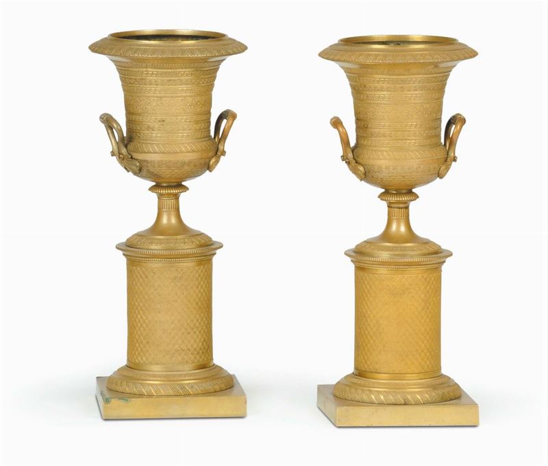 Coppia di vasi medicei Carlo X in bronzo dorato, XIX secolo  - Auction House Sale Villa la Femara - Cambi Casa d'Aste