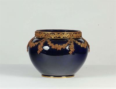 Grande Cachepot in Porcellana Blu Montato in Bronzo