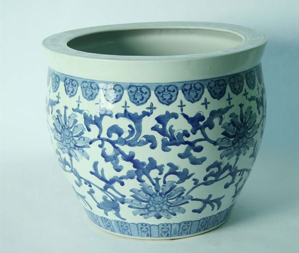 Cachepot in porcellana bianca e azzurra, XX secolo