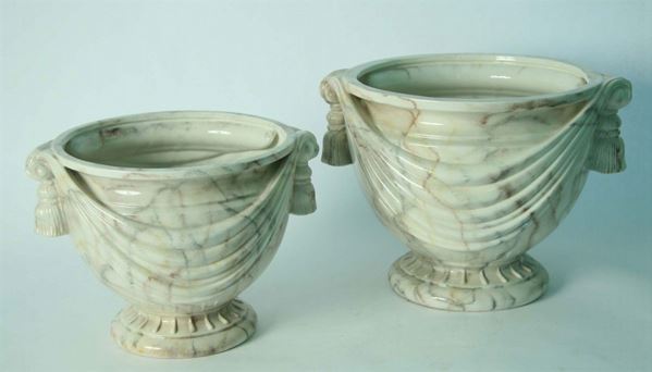 Due coppie di cachepot in ceramica a finto marmo