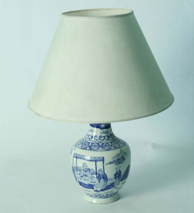 Due Lampade in Porcellana Bianca e Blu, Cina XX Secolo