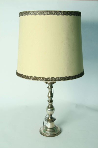 Candeliere Trasformato in Lampada a Stelo in Argento