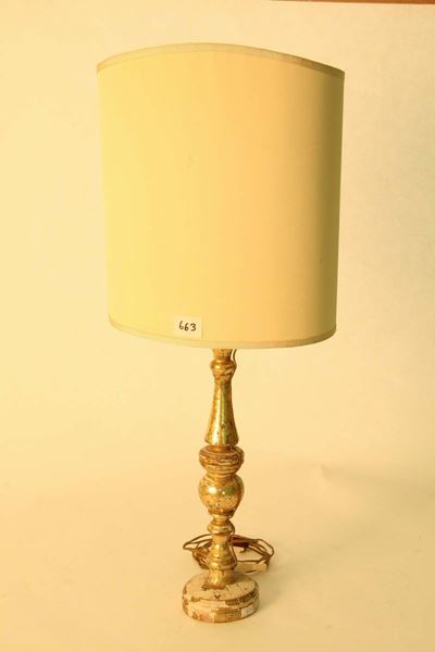 Coppia di Candelieri in Legno Dorato Montato a Lampada