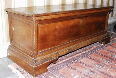 Piccola Cassapanca in Legno di Noce, Italia XIX Secolo