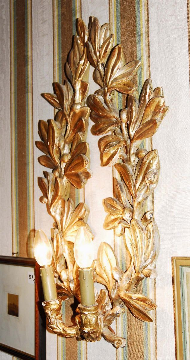 Applique in legno dorato a due luci, fine XIX secolo  - Asta House Sale villa la Femara - Cambi Casa d'Aste