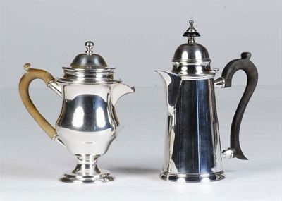 Due Caffettiere in Metallo Argentato