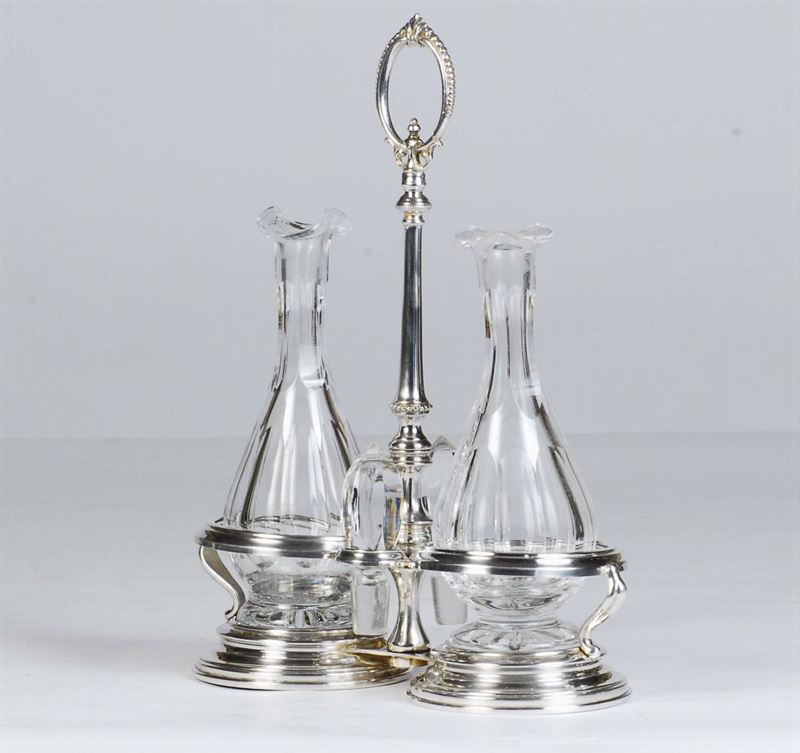 Oliera in metallo argentato con ampolle in cristallo  - Auction House Sale Villa la Femara - Cambi Casa d'Aste