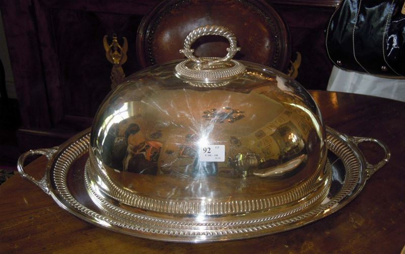 Grande vassoio con coperchio in metallo argentato, XX secolo  - Auction House Sale Villa la Femara - Cambi Casa d'Aste