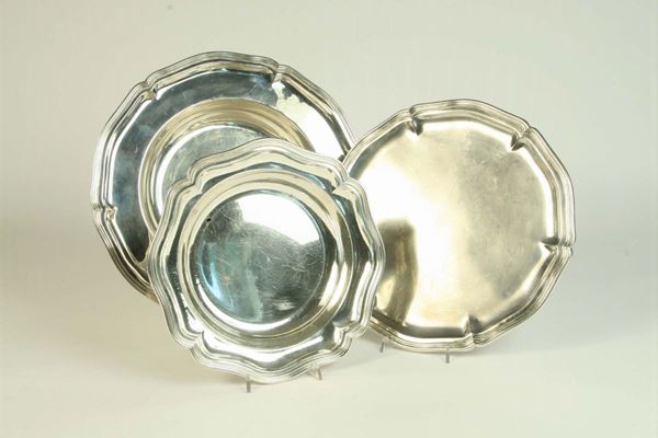 Tre risottiere in argento in stile barocchetto, XX secolo