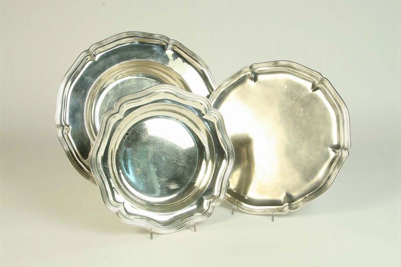 Tre risottiere in argento in stile barocchetto, XX secolo  - Asta House Sale villa la Femara - Cambi Casa d'Aste