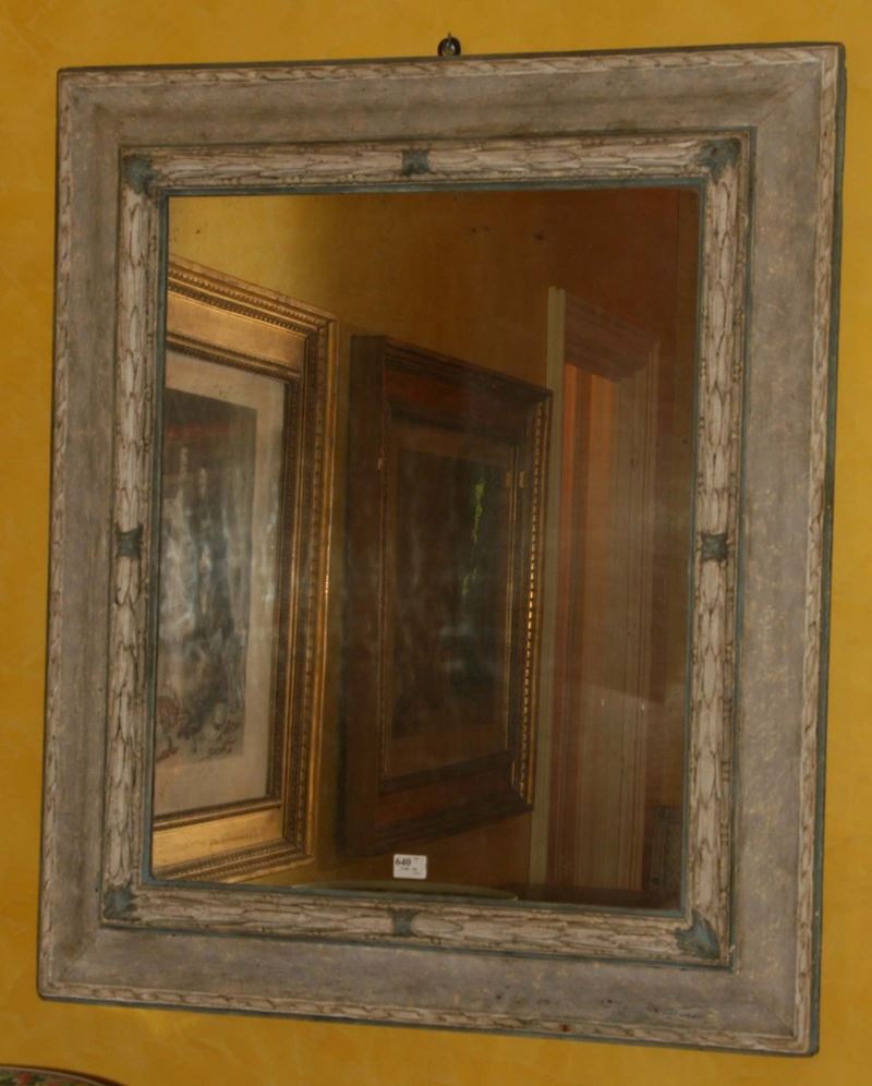 Specchiera laccata ed intagliata  - Auction House Sale Villa la Femara - Cambi Casa d'Aste