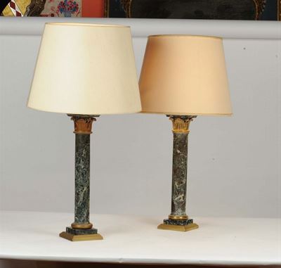 Coppia di Lampade in Marmo Verde, Fusto a Colonna con Capitello