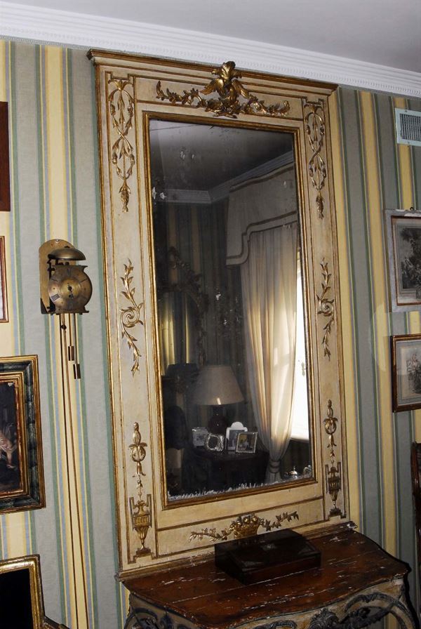 Specchiera laccata e dorata, fine XVIII secolo