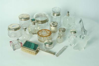 Collezione di Flaconi e Scatole da Toilette in Cristallo e Argento