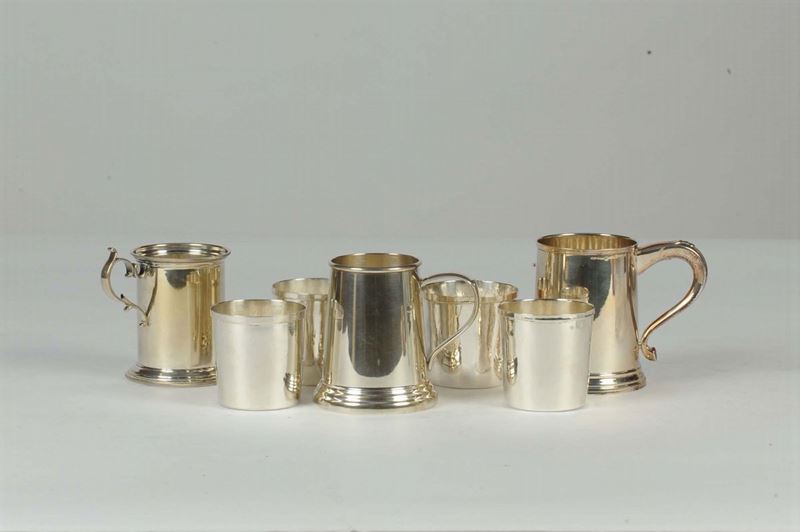 Tre Tankard e quattro bicchieri in argento  - Auction House Sale Villa la Femara - Cambi Casa d'Aste