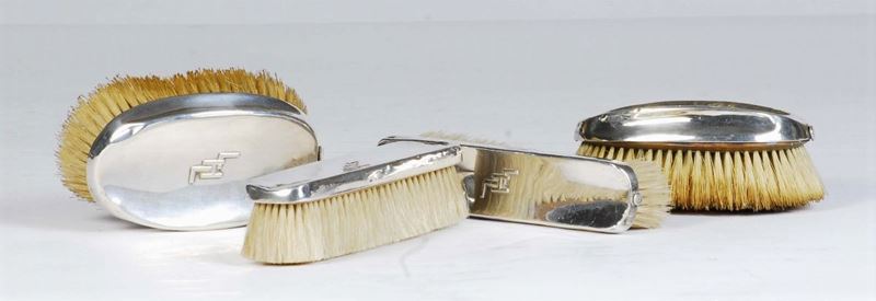 Quattro spazzole in argento  - Auction House Sale Villa la Femara - Cambi Casa d'Aste
