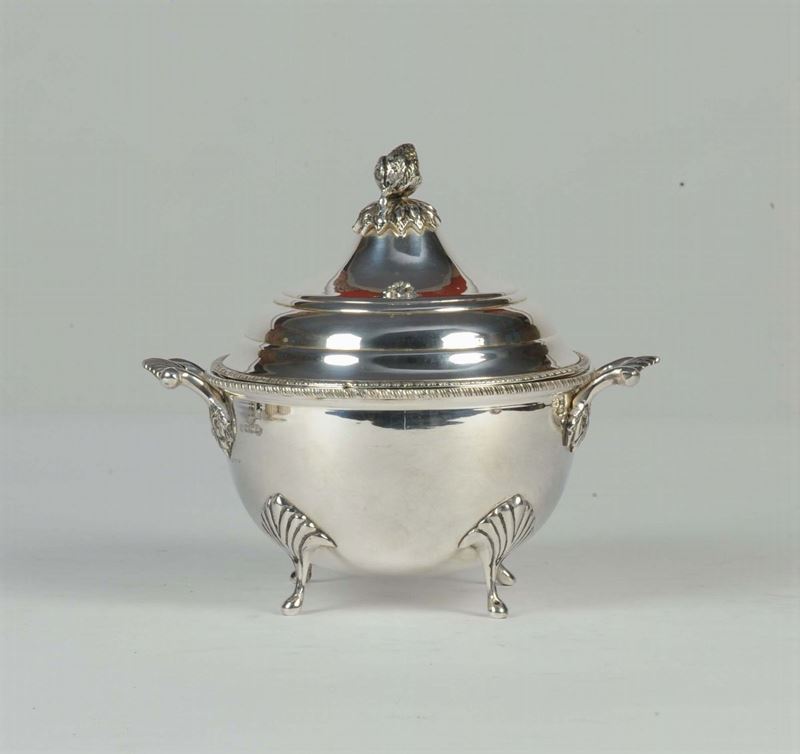 Piccola zuppiera in argento, Inghilterra XX secolo  - Asta House Sale villa la Femara - Cambi Casa d'Aste