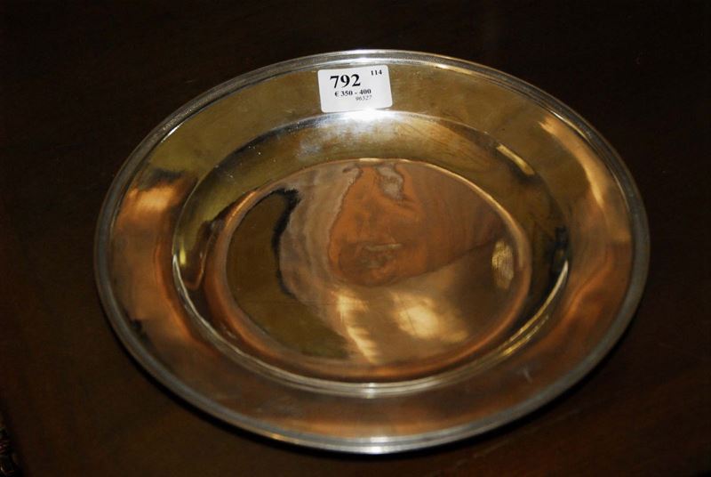 Piatto tondo in argento, Firenze XIX secolo  - Asta Antiquariato e Dipinti Antichi - Cambi Casa d'Aste