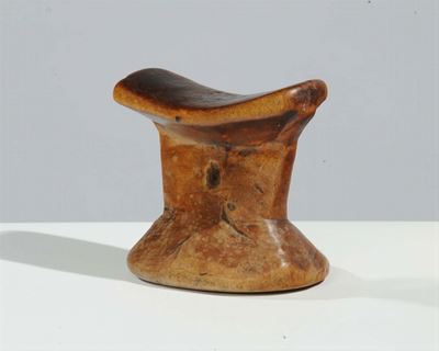 Poggiatesta Antropomorfo