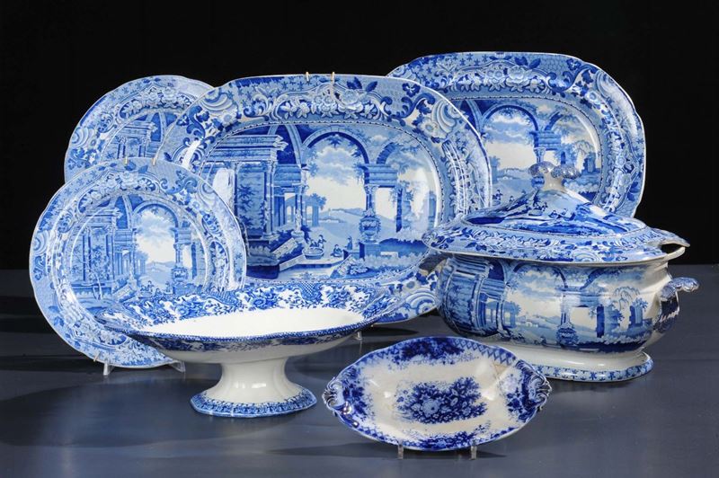 Insieme di piatti in porcellana differenti  - Auction Antiquariato e Dipinti Antichi - Cambi Casa d'Aste