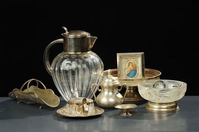 Lotto di Oggetti in Argento Gr. 1000, Cristallo e Silverplate