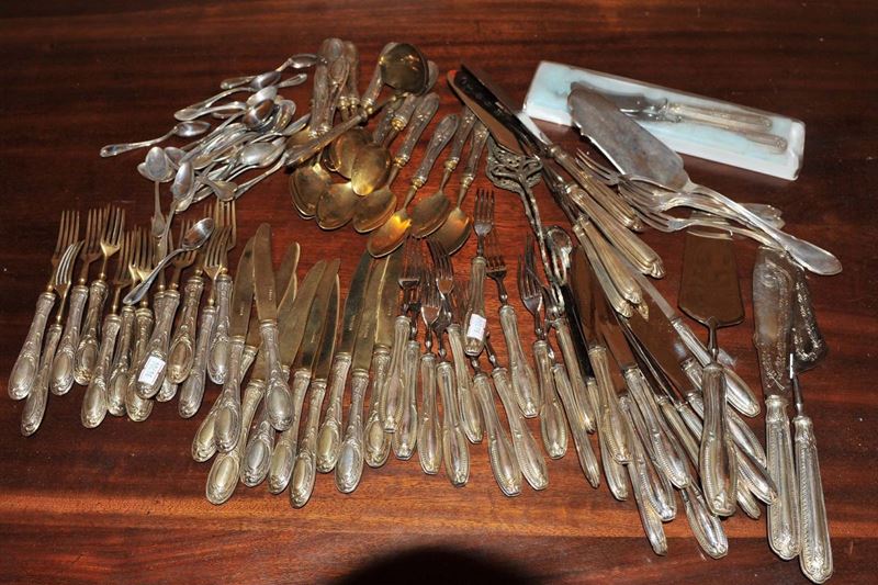 Due servizi di posate in argento  - Asta Antiquariato e Dipinti Antichi - Cambi Casa d'Aste