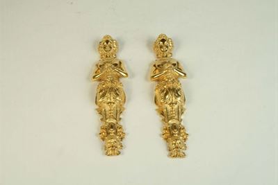 Coppia di Placche con Figure Femminili in Bronzo Dorato