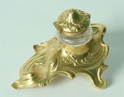 Piccolo Calamaio Stile Barocchetto in Bronzo Dorato, Inizio XX Secolo